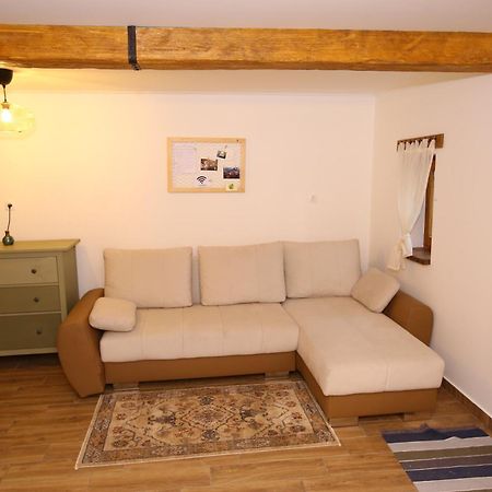 Ferienwohnung Goher Pince Es Vendeghaz Csaszartoltes Exterior foto